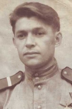 Кузнецов Григорий Александрович, 06.02.1926 г.р., уроженец деревни Билейка Свердловской области. Призван со школьной скамьи Ларьякским РВК 15 мая 1944 года. Воевал в составе 348 гвардейского стрелкового полка 107 гвардейской стрелковой дивизии, прошел путь от рядового до капитана. Имеет награды: 2 медали «За боевые заслуги», медаль «За победу над Германией в Великой Отечественной войне 1941–1945 гг.». 
Сведения в информационной системе «Память народа»: https://pamyat-naroda.ru/heroes/person-hero93722955 