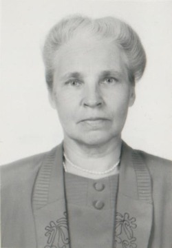 Конаныхина Александра Георгиевна - кандидат педагогических наук, доцент кафедры педагогики и методики начального образования, старший научный сотрудник научно-исследовательской лаборатории прикладной дидактики Нижневартовского государственного педагогического института, действительный член Международной педагогической академии.  Стаж работы в ВУЗе: 10.09.1991 - 01.07.2003. Основание: Архивный отдел администрации города Нижневартовска. Ф.132. Оп.1. Д.474. Л.1-52