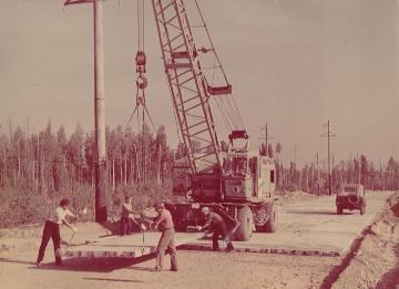 Строительство бетонной дороги на Самотлорское месторождение. 1978 г.