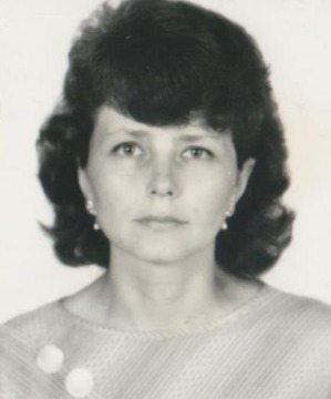 Максимова Лариса Викторовна - кандидат педагогических наук, доцент кафедры психологии Нижневартовского государственного педагогического института. Стаж работы в ВУЗе: 29.08.1991 - 23.06.2005. Награды: Знак "Отличник образования Российской Федерации", Почетная грамота Международной Ассоциации Развивающего Образования (2000), грамоты Главного Управления Образования Ханты-Мансийского автономного округа (2000-2001), Почетная грамота Департамента образования и науки Ханты-Мансийского автономного округа (2002). Основание: Архивный отдел администрации города Нижневартовска. Ф.132. Оп.1. Д.609. Л.1-56