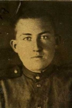 Кушников Анатолий Евстафьевич, 27.11.1925 г.р., уроженец села Нижне-Вартовск, образование 9 кл.. 22 мая 1943 года был призван Ларьякским РВК. Воевал в стрелковых войсках в звании младшего лейтенанта. Демобилизован в августе 1946 года. Вернулся в Нижневартовск, работал на рыбозаводе, с 1947 года - метнаблюдателем станции Ларьяк.С 1950 года являлся членом профсоюза авиаработников. Был женат, имел двоих детей. Награжден медалью «За победу над Германией в Великой Отечественной войне 1941–1945 гг.».  
Основание: Архивный отдел администрации города Нижневартовска. Фонд 1. Опись 5. Дело 10. Л.115-116об.
Сведения в информационной системе «Память народа»: https://pamyat-naroda.ru/heroes/person-hero96572010/ 